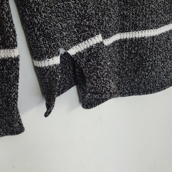 Hollister Black/ White striped knit sweater sz S - Picture 6 of 9